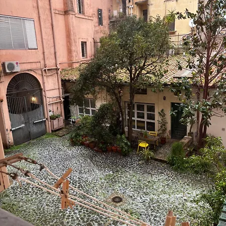 San Calisto Trastevere - Historical Center Cir 25486 * Rom